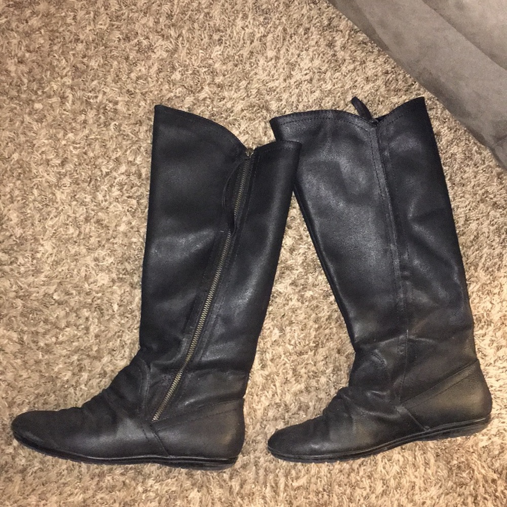 Black Flat Boots